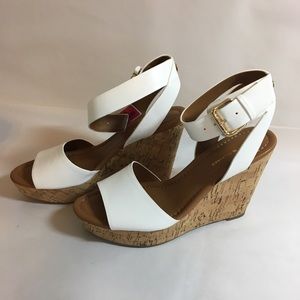 Tommy Hilfiger white wedge sandal size 8